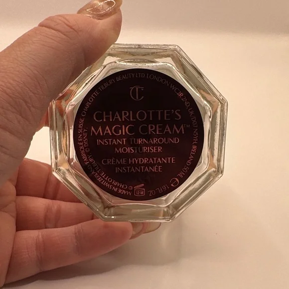 Charlotte Tilbury Magic Cream - Picture 3 of 3